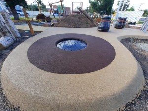 Custom circular - Avoca Playground - Installation photos - Courtesy Grange Surfacing Pty Ltd (3)  