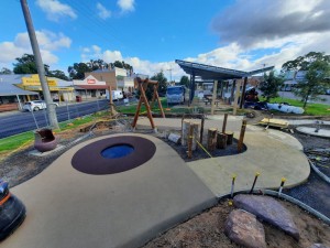 Custom circular - Avoca Playground - Installation photos - Courtesy Grange Surfacing Pty Ltd (5)  